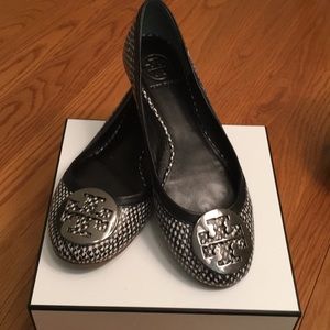 Tory Burch leather flats silver emblem